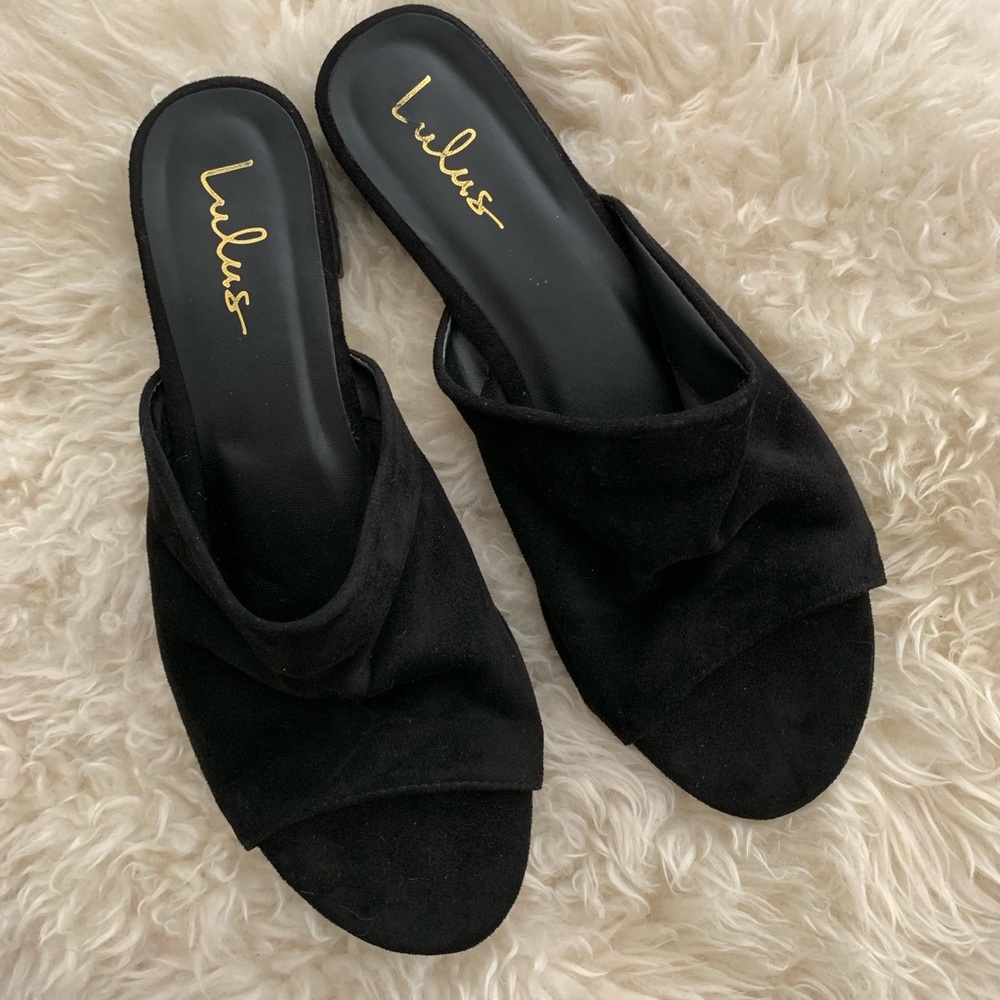 Lulus black open toe mules